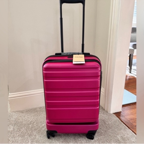 🎉LAST PIECE🎉CALPAK 20in Carry-On Hardside
Spinner Cranberry - Picture 7 of 8